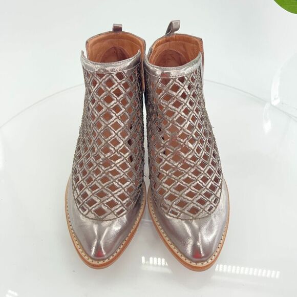 Jeffrey Campbell Women Taggart Boot Size 6.5 Silver Leather Lattice Cutout Boho - Picture 8 of 14